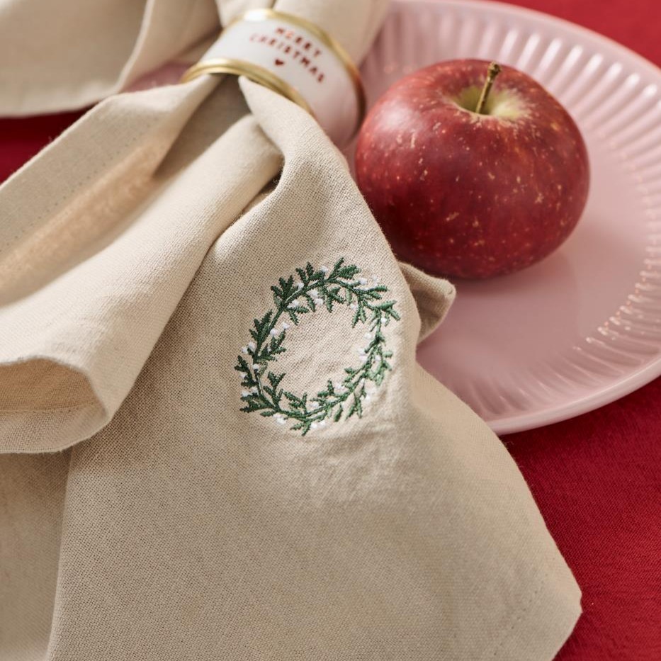 2 Stoffservietten Tradition Kranz leinenfarbig 2 Stoffservietten Tradition Kranz leinenfarbig