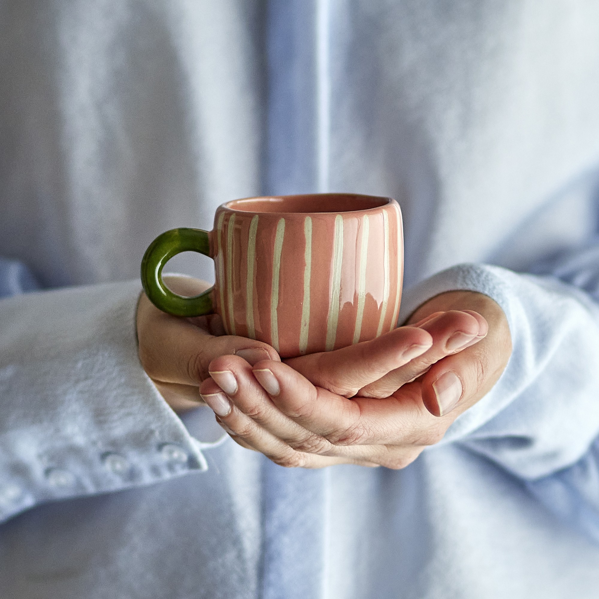 Nini Tasse, Rose mit Streifen, Steingut