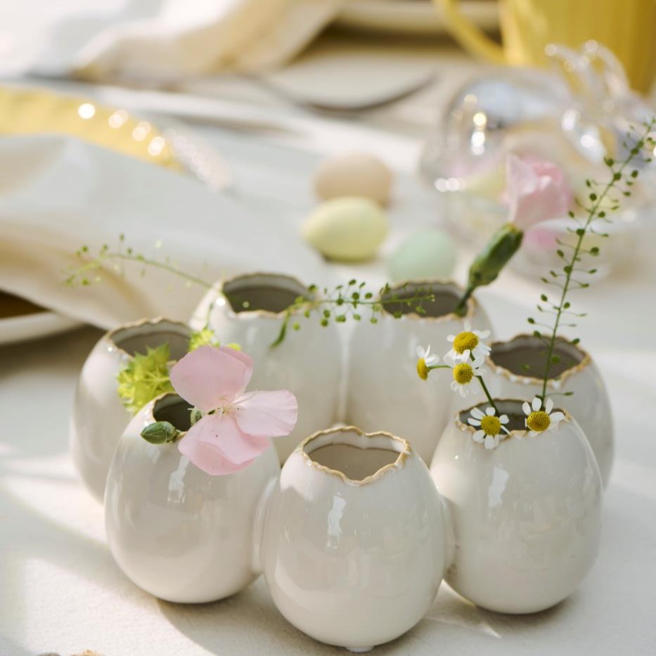 Vase f/Blumen 7 eiförmige Vasen im Kreis, creme