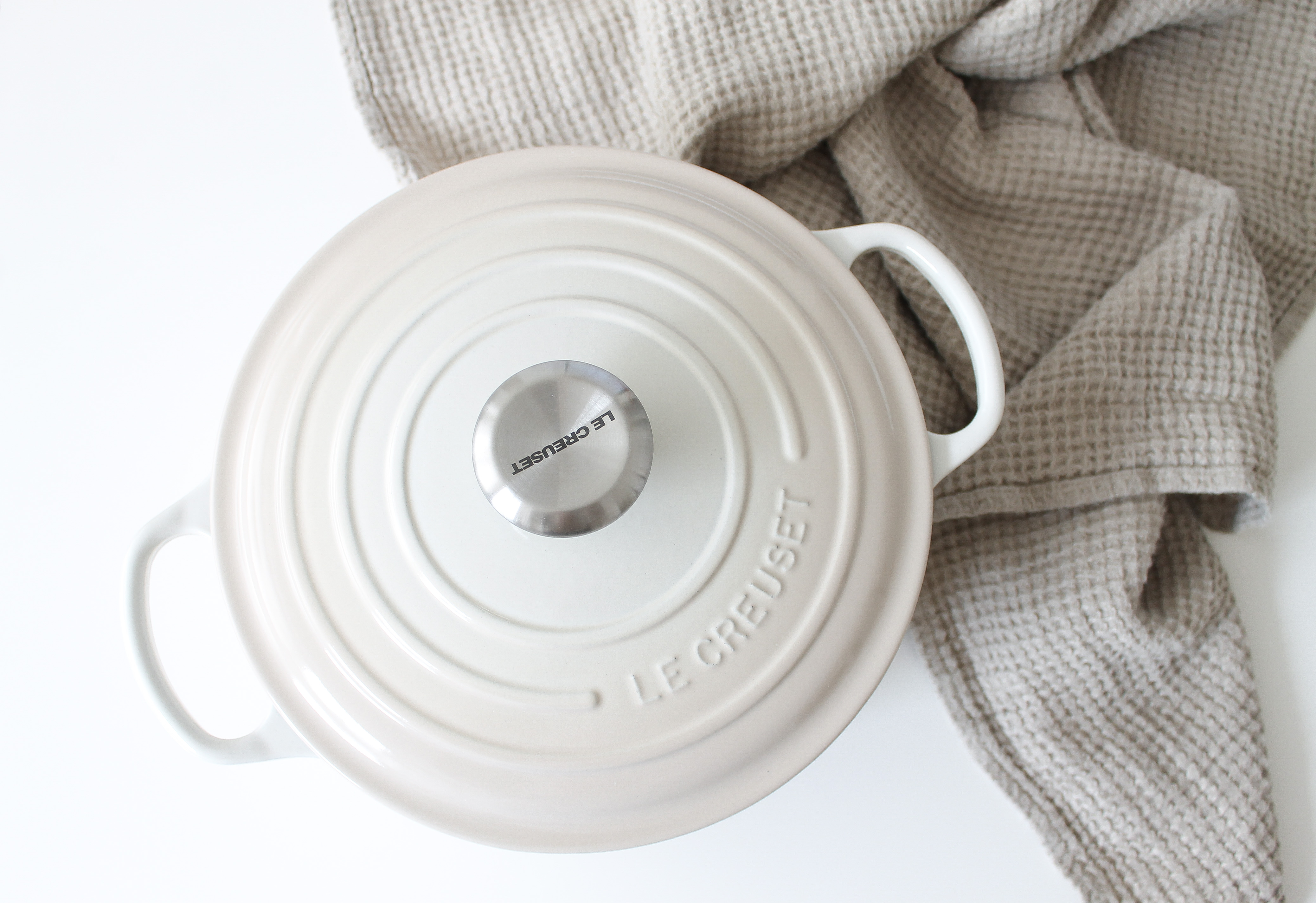 Le Creuset Signature Gourmet Bräter, rund, 24 cm, meringue