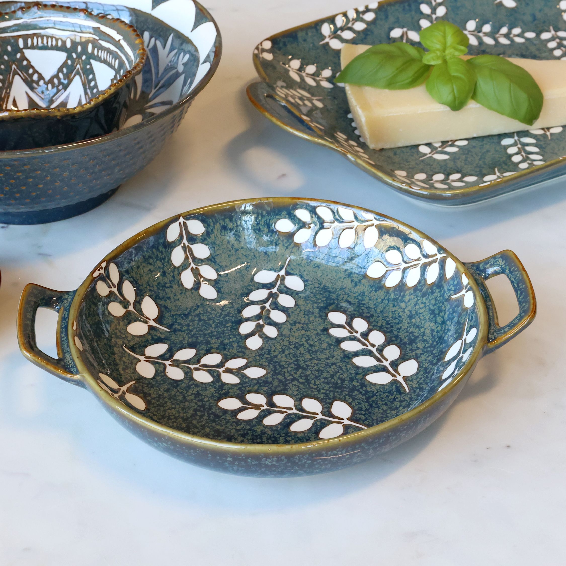 Arés Ramekin mit Henkel, rund 18 cm opal