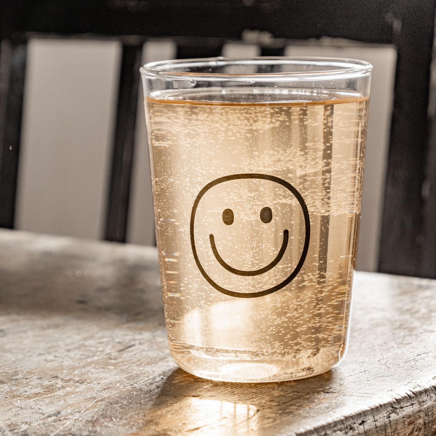 Trinkglas Smiley schwarz, Eulenschnitt 