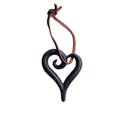 Gusseisen Herz mit Lederband