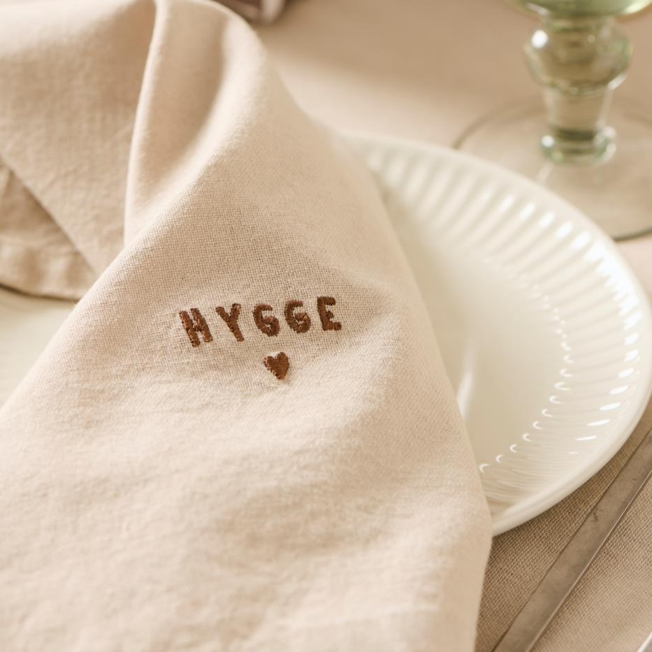 2 Stoffservietten Tradition Hygge leinenfarbig