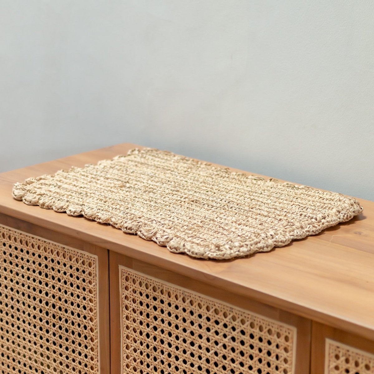 Tischset (2er, 4er oder 6er Set) 50x30 cm | Rechteckige Boho-Tischmatte KUARA aus Bast gewebt Größe: 2er-Set