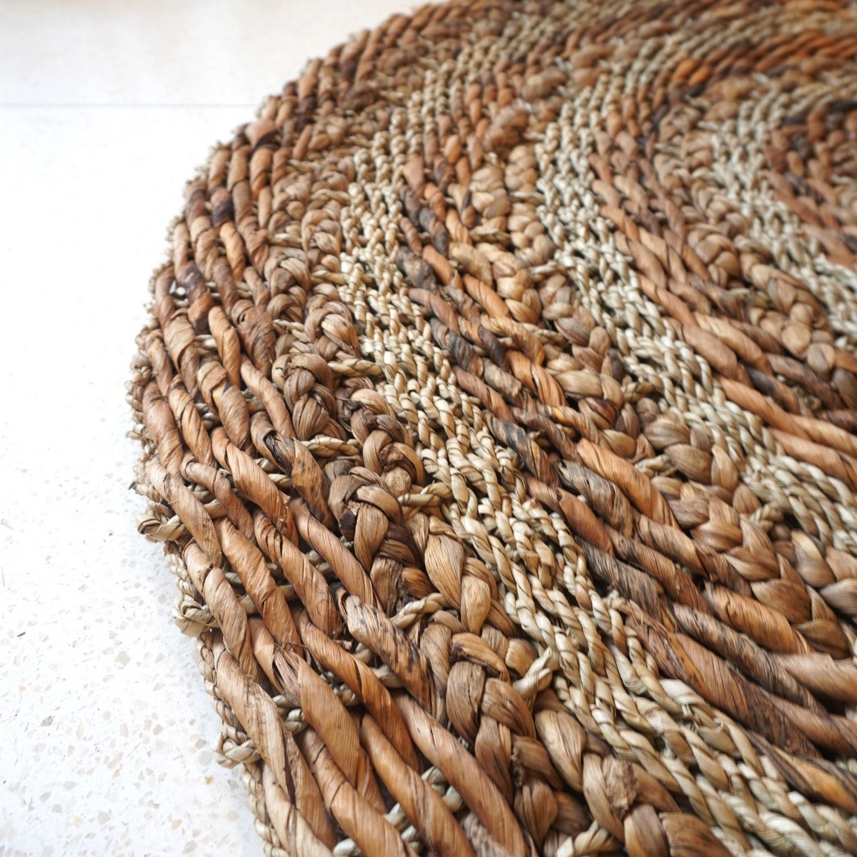 Teppich 100/120 cm mit Streifen Runder Pflanzenfaserteppich aus Bananenfasern, Seegras und Wasserhyazinthe Braun Beige Teppich POHON (2 Größen) Größe: 100 cm