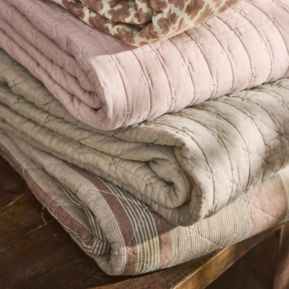 Quilt leinenfarbig m/Kreuzstichen Quilt leinenfarbig m/Kreuzstichen