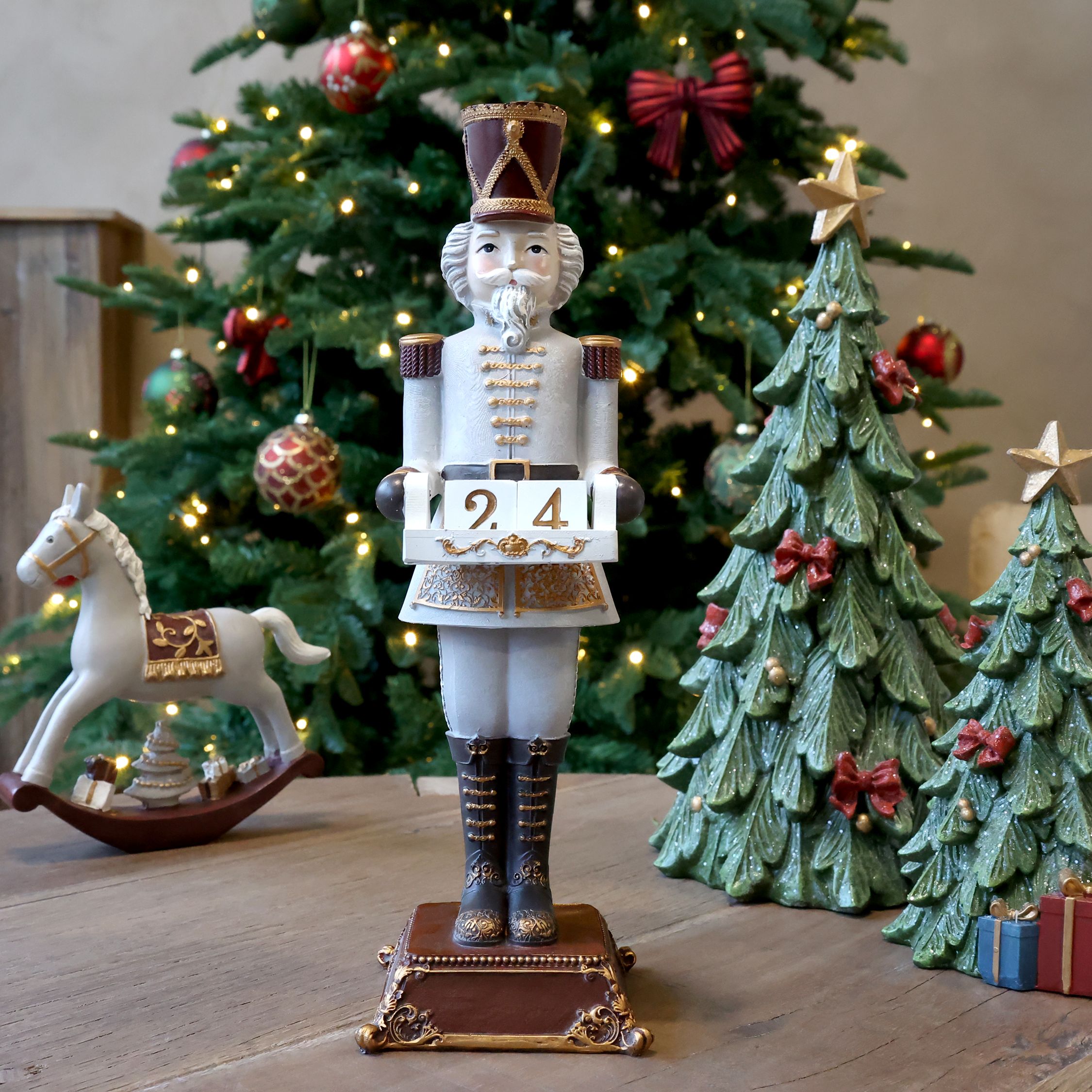 Noël Nussknacker mit Adventskalender