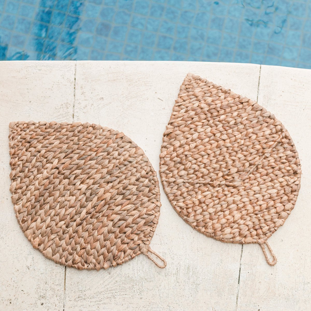 Tischset blattförmig (2er, 4er oder 6er Set) 48 cm | Boho Tischset DITU aus Wasserhyazinthe Größe: 4er-Set Tischset blattförmig (2er, 4er oder 6er Set) 48 cm | Boho Tischset DITU aus Wasserhyazinthe Größe: 4er-Set