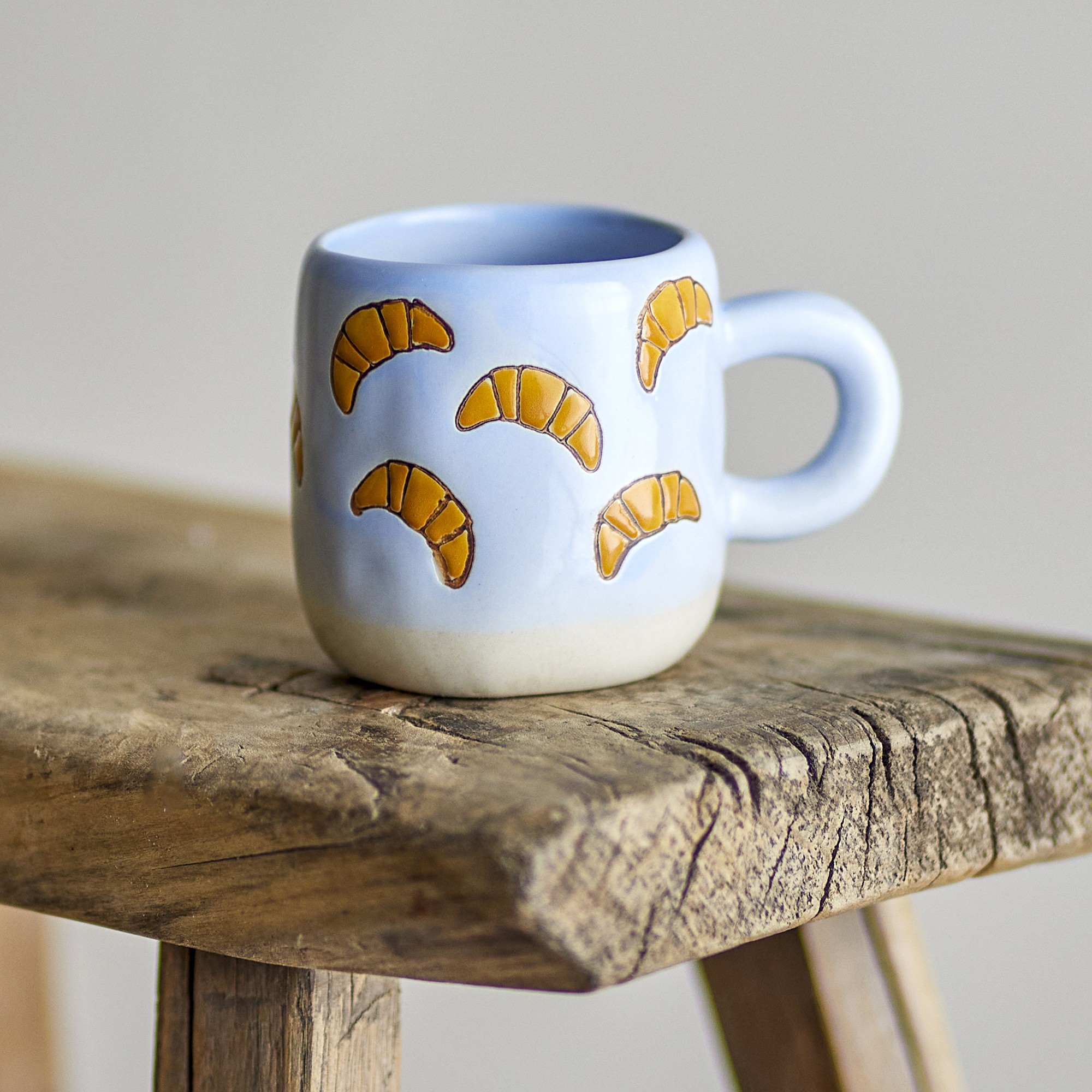 Millie Tasse mit handgemalten Croissants