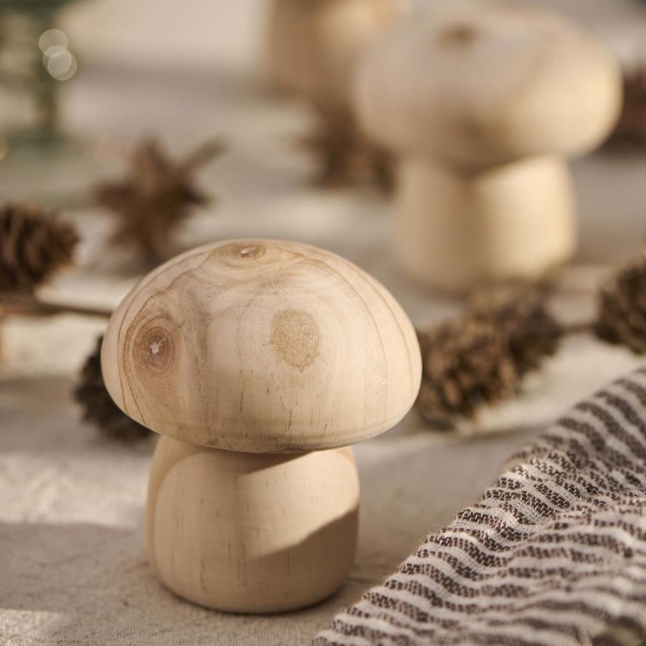 Pilz stehend aus Holz Pilz stehend aus Holz