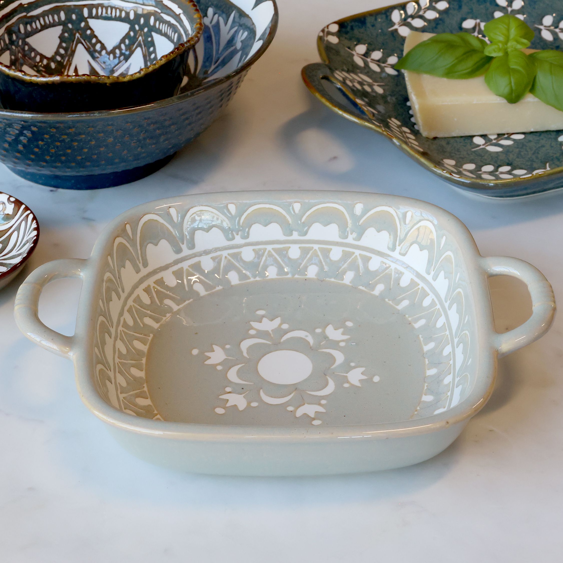 Arés Ramekin mit Henkel, quadrat 18 cm franz. grau