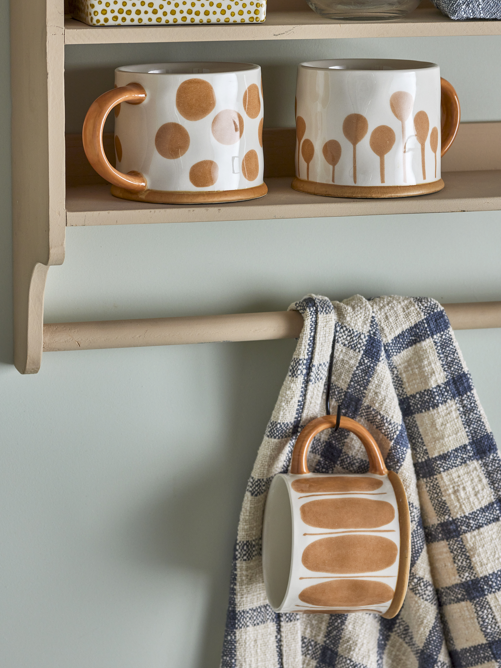 Linora Becher, brown, 3 Muster Linora Becher, brown, 3 Muster