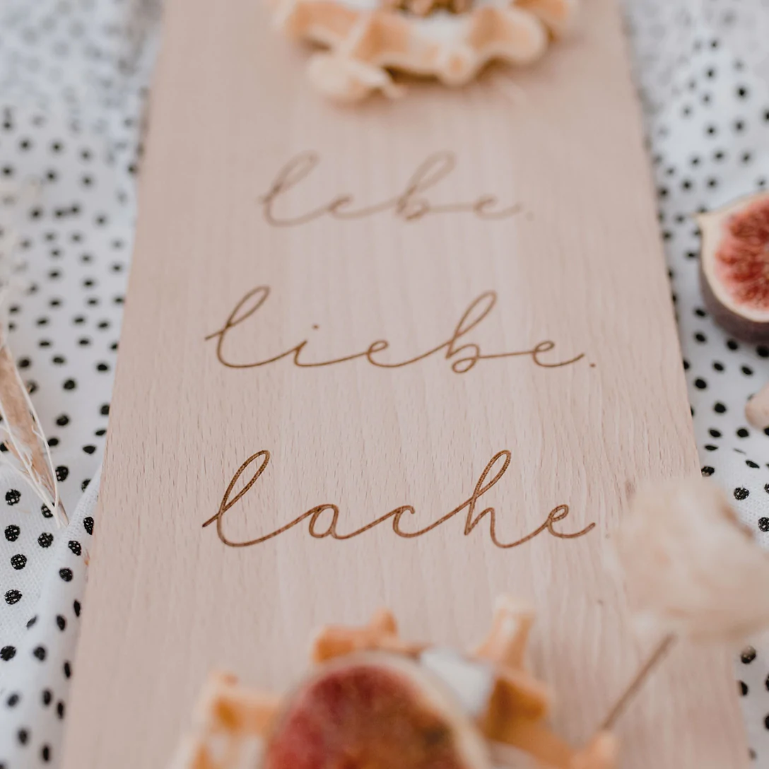 Servierbrett Lebe Liebe Lache